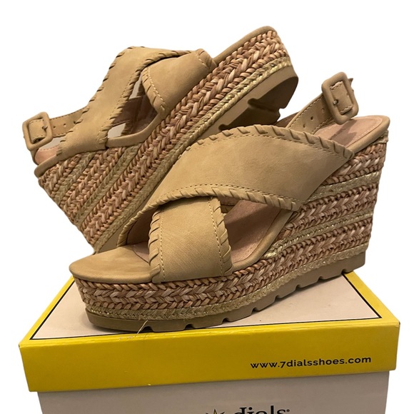 Tan wedges - Picture 4 of 4